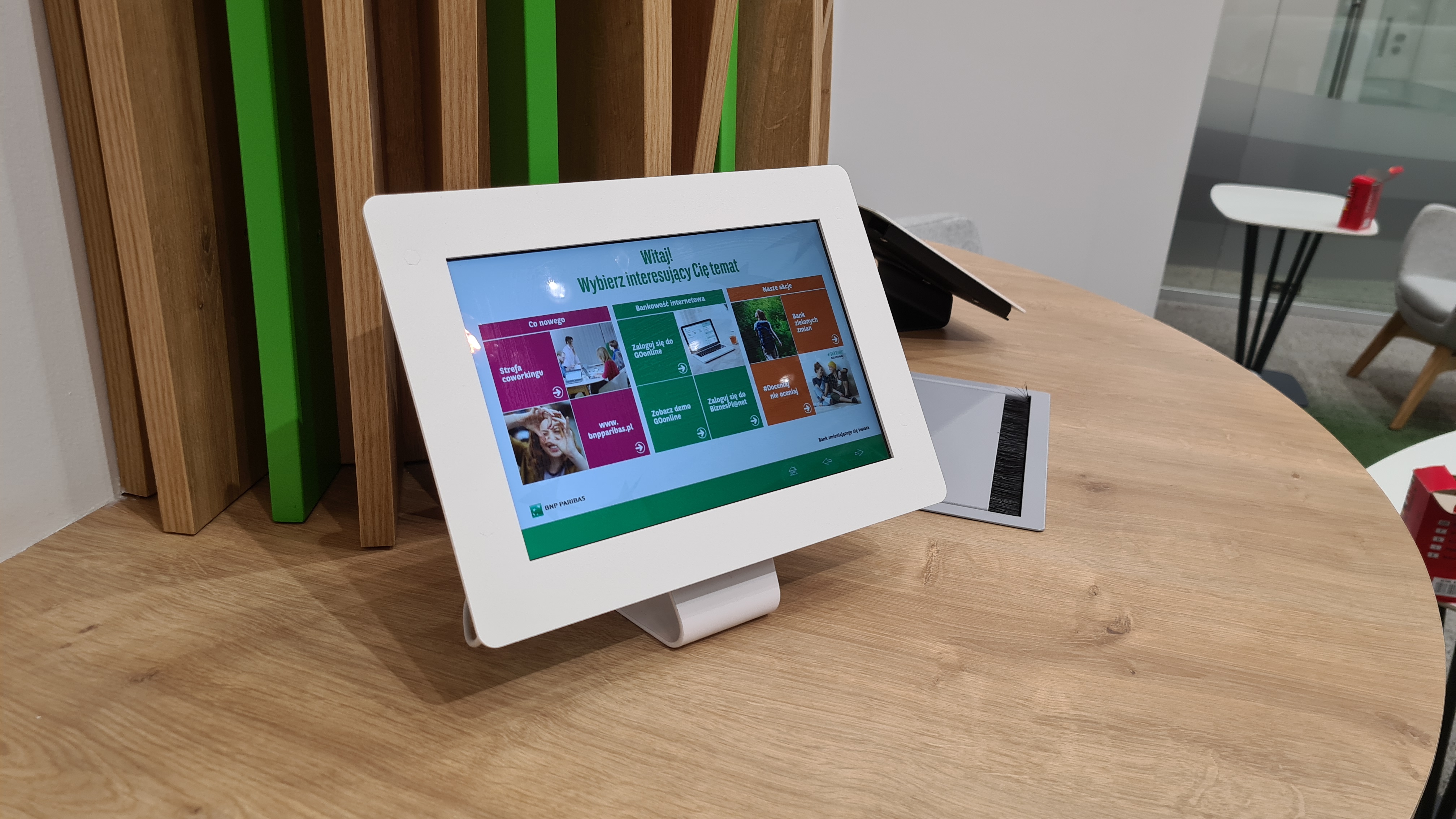 Kiosk interaktywny BNP